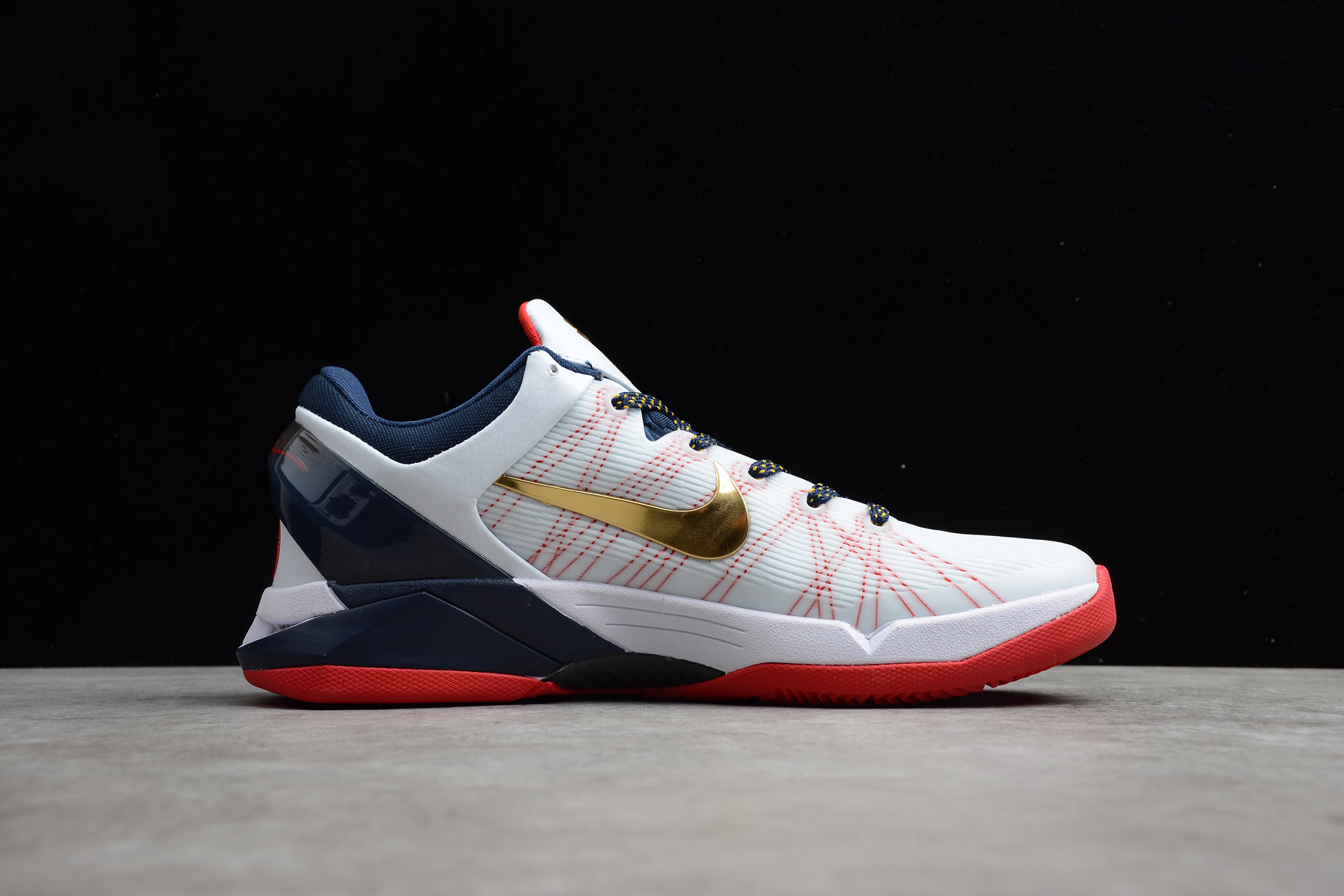 Nike Kobe 7 Gold Medal